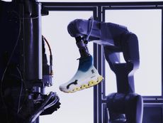 On LightSpray Robot Marathon Sneaker